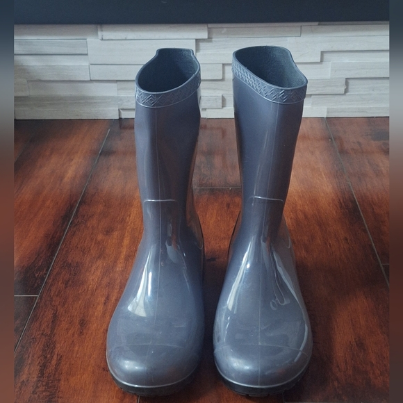 UGG Gray Rubber Rain Boots Size 8 Women’s Waterproof Mid Calf - Picture 3 of 10
